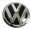 Odznak s logom VW v prednej maske chladiča VW CC