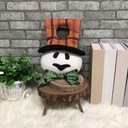 Halloweenska bábika na vešiaku na dvere