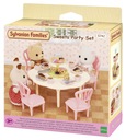 Stôl, stoličky a veľa sladkostí Sylvanian Families 5742