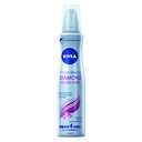 NIVEA Ošetrujúca pena s diamantovým leskom 150 ml