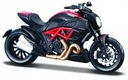 Model - motocykel Ducati Diavel Carbon so základňou 1/18