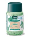 Kneipp Cold Season Eukalyptus minerálna soľ do kúpeľa kryštáliky 500 g