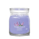 Lilac Blossoms - stredná sviečka Yankee Candle