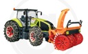 Bruder Claas Axion 950 s reťazami a snehovou frézou