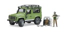 Bruder 02587 Land Rover Defender s figúrkou zálesáka a psíkom