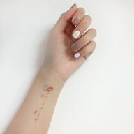 Dočasné kvetinové vzory Paperself Script tetovanie na ruke