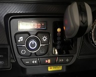 Hudobný panel pre vozidlo Mercedes X poháňané batériou