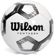 Futbal WILSON PENTAGON 5 na trávnatom ihrisku