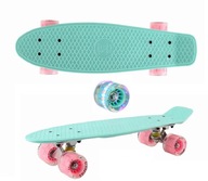 KRÁTKY SKATEBOARD 56cm FISZKA DOSKA S ŽIARIVÝMI KOLIESKAMI