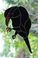 Halloweenska dekorácia čierna havran vitrážová ozdoba vrana