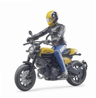 Ducati Scrambler na plný plyn s jazdcom