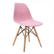 Ružová stolička DSW Milano do škandinávskej obývačky