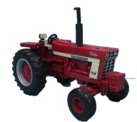 Britská CASE INTERNATIONAL HARVESTER FARMALL 1066