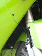 KRYT NA RADIÁTOR KAWASAKI ZX12-R 02-06 ČIERNA