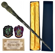 HARRY POTTER WAND RON WEASLEY KOVOVÉ JADRO HOGWARTS VSTUPENKY EMBLÉMY X2