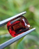 CERTIFIKÁT GRANATE MALAYA RED 2,43 ct rubín