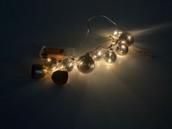 DEKORÁCIA Vianočné gule na šnúrke s LED lampou na batérie