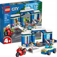 LEGO City 60370 Policajná stanica Prenasleduje políciu