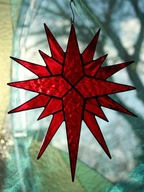Viaccípa hviezda Tiffany z červeného farebného skla
