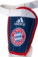 Futbalové chrániče holení ADIDAS FC BAYERN