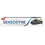 Zubná pasta SENSODYNE Natural White s aktívnym uhlím