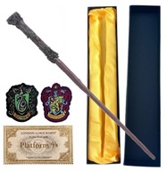 HARRY POTTER WAND KOVOVÉ JADRO RADA VSTUPENKY EMBLÉMY X2