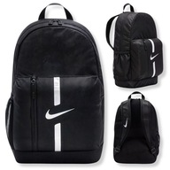 Školský batoh Nike Black Youth Urban OBJEM 22 l