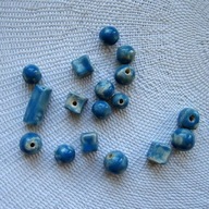 Modré keramické korálky