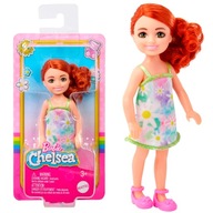 BARBIE CLUB CHELSEA MALÁ BÁBIKA ČERVENÉ VLÁSKY BÁBIKE KVETOVÉ ŠATY 13 CM