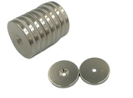 SILNÝ NEODYMOVÝ MAGNET 30x3 mm S OTVOROM 7/3,5 mm PRE SÚPRAVU 10 SKRUTKOV