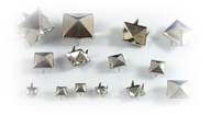 cs013 ostré STUDS pyramída c.strieborná 7mm 50ks